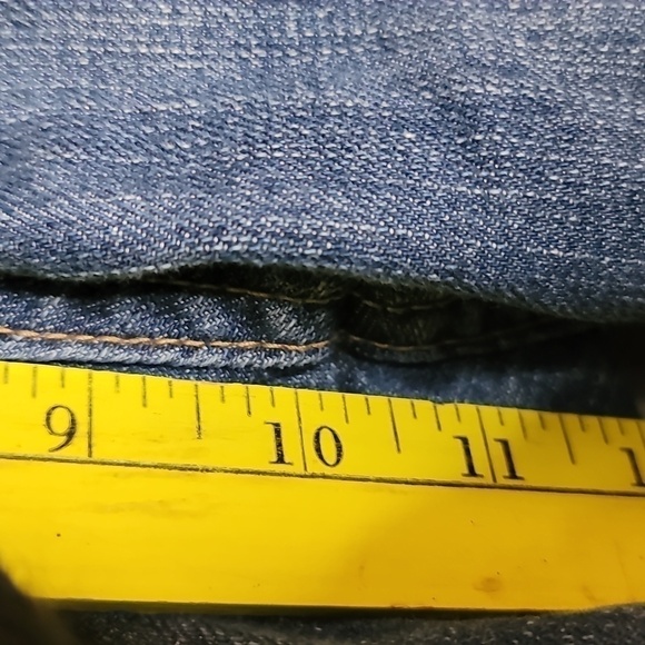 OLD Navy Classic Rise Denim Bermuda Shorts - Picture 4 of 8